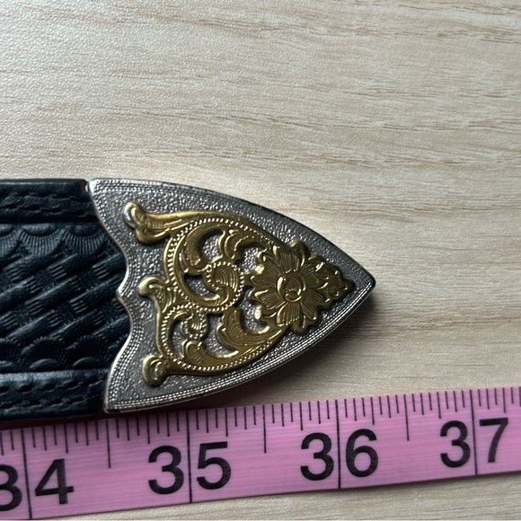 Roper Black Leather 32 Inch Belt w/ Star Design - Picture 2 of 8